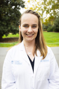 博士Kelly Chamberlin,UNC健康中心神经外科住院